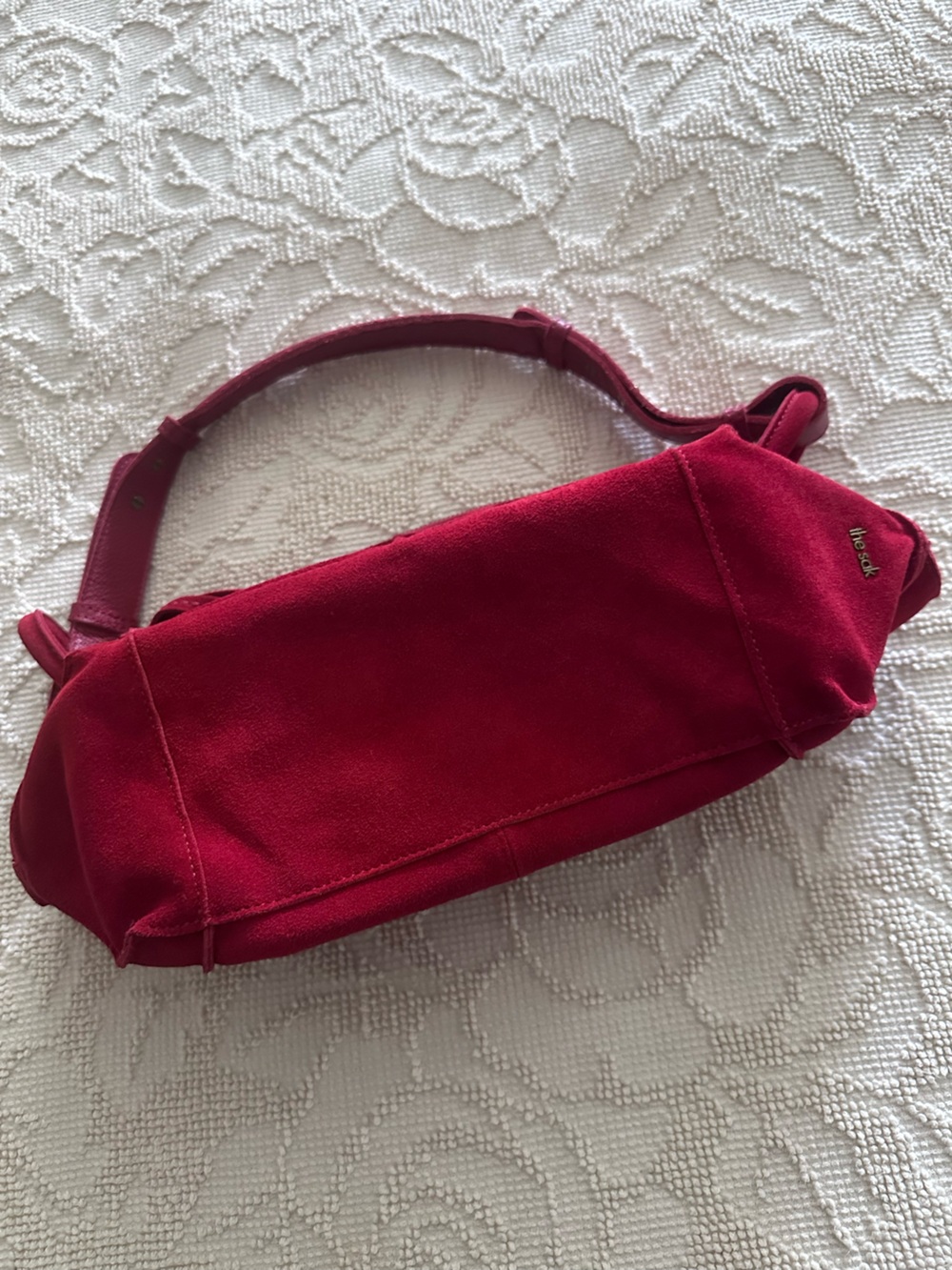 The Sak Los Feliz Hobo Bag Scarlet Red Suede Fall Ready 2026 - Picture 9 of 10